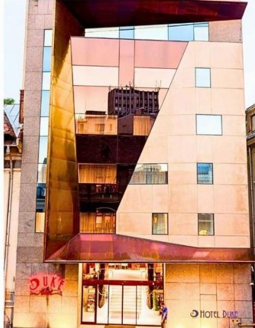 Restaurant de închiriat- Piața Romană 1