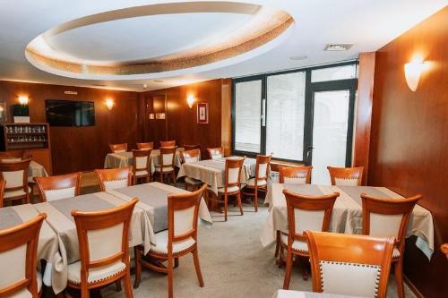 Restaurant de închiriat- Piața Romană 3