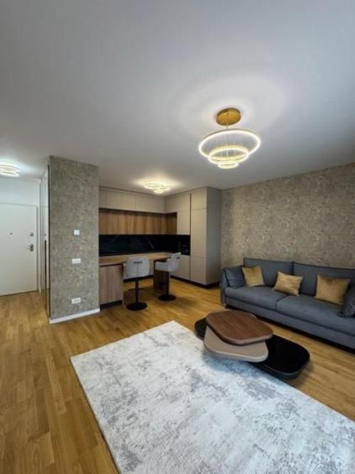 Apartament nou cu 2 camere, terasă generoasă și parcare subterană–Ivy Residence 1