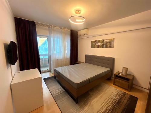 3 Spacious Rooms in the Heart of the Capital | Roman Square | Panoramic view 4
