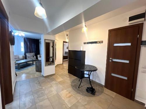 3 Spacious Rooms in the Heart of the Capital | Roman Square | Panoramic view 9