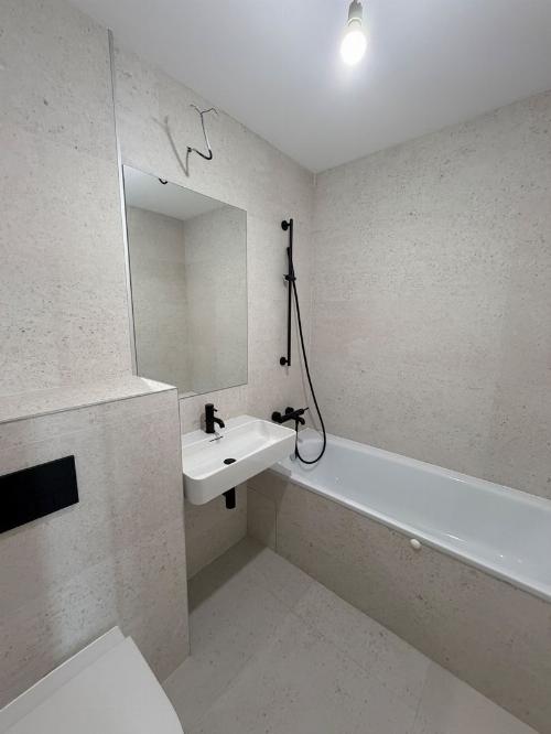 Lake View – 2 Bedrooms Floreasca (UpSite) 12