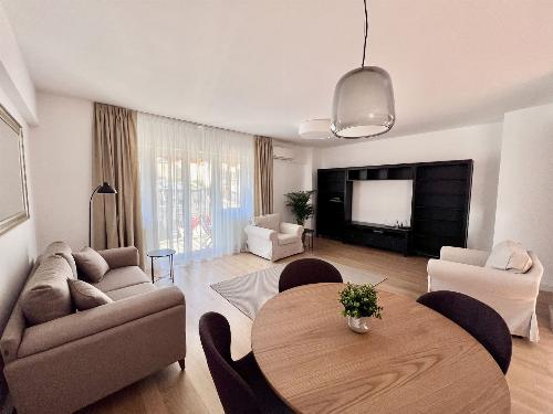 Bloc boutique! Apartament renovat / parcare subterană și boxă 3