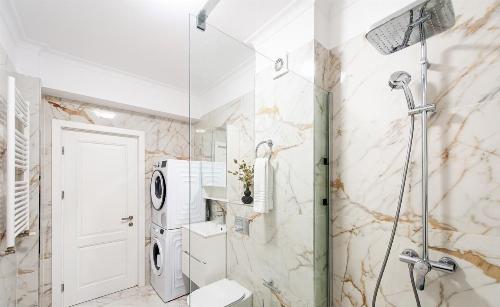 2 Premium Rooms | Shop Block | Terrace 16 sqm – Biharia Area 13