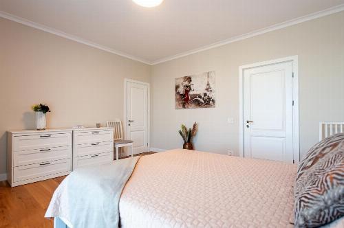 2 Premium Rooms | Shop Block | Terrace 16 sqm – Biharia Area 9