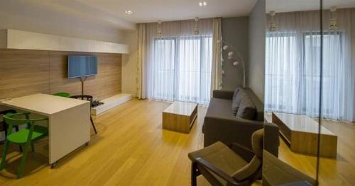 Immediate access to the park / 2 rooms + parking 2