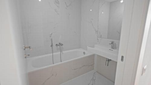 4 Rooms Floreasca | Lake View | Parking and storage room included in the price 11