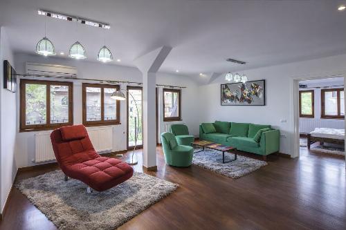 Attic in villa | Aviatorilor – Kiseleff | Separate Entrance 1