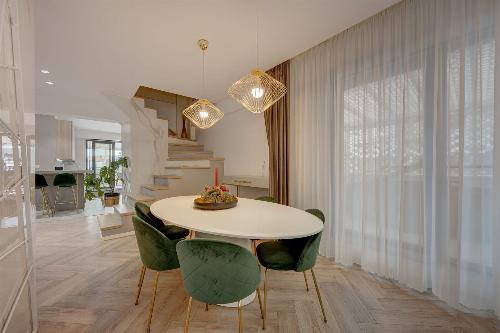 Apartament spectaculos 4 camere | 150 mp utili + terasă generoasă 70 mp | Delea 1