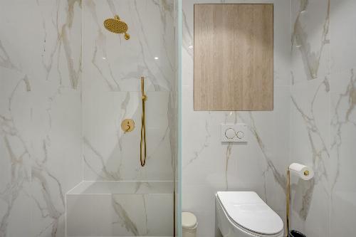 Apartament spectaculos 4 camere | 150 mp utili + terasă generoasă 70 mp | Delea 18