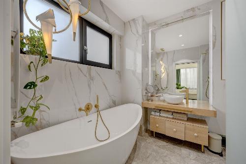 Apartament spectaculos 4 camere | 150 mp utili + terasă generoasă 70 mp | Delea 8