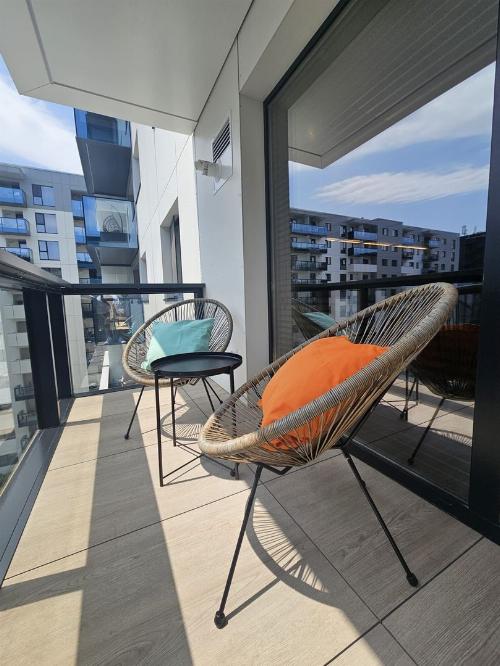 RENT CORTINA NORTH 2 BEDROOMS 5