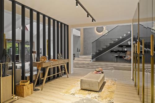 Iancu Nicolae! Unique villa with generous garden and pool 18