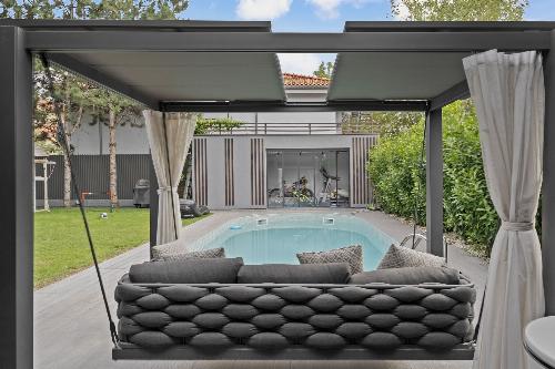 Iancu Nicolae! Unique villa with generous garden and pool 3