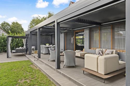 Iancu Nicolae! Unique villa with generous garden and pool 7