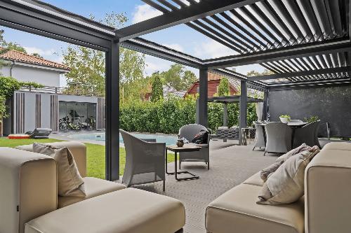 Iancu Nicolae! Unique villa with generous garden and pool 8