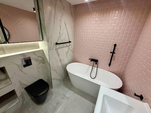 Apartament cu rooftop spectaculos – Zonă centrală, bloc nou 12