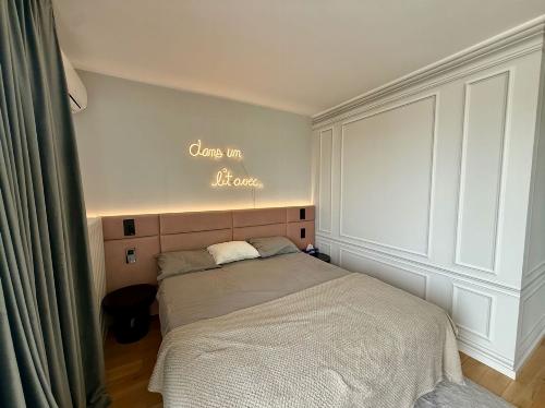 Apartament cu rooftop spectaculos – Zonă centrală, bloc nou 9