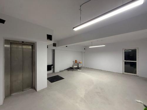 Cladire boutique / pretabila clinica medicala, birouri sau comercial 11