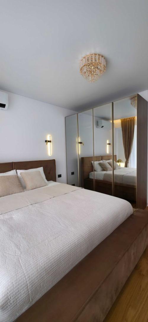 2 camere, Yacht Kid, Floreasca 5