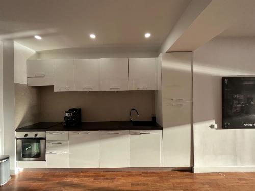 2 Premium Rooms with Terrace 23 sqm & Parking Included | Oak 6