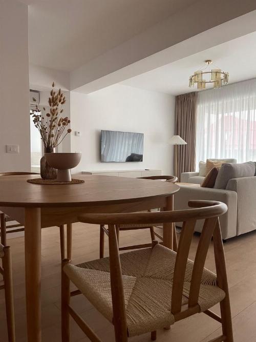 Luxury 4 Room Apartment | 120 sqm Total | Terrace 20 sqm & Parking Included 5