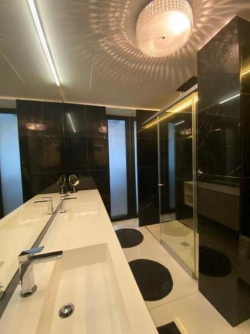 One Charles de Gaulle, duplex for rent 4 rooms 11