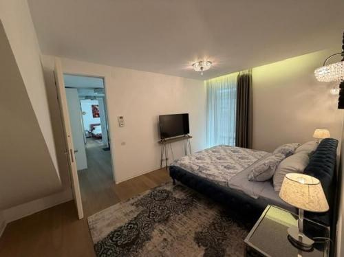 One Charles de Gaulle, duplex for rent 4 rooms 12