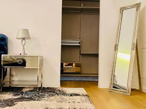 One Charles de Gaulle, duplex for rent 4 rooms 5