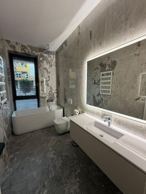 Proiect exclusivist de tip boutique! Terasa 60 mp / Parcare inclusă 13