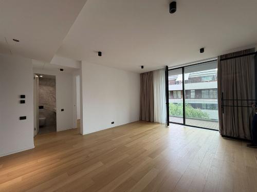 Boutique block with view of the park / 3 rooms / 92 sqm usable 8