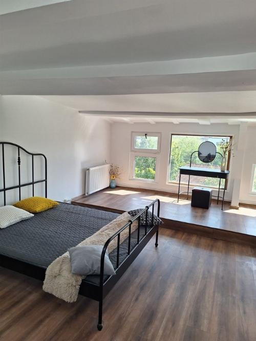 Mansarda premium in vila exclusivista| 2 camere + birou 3