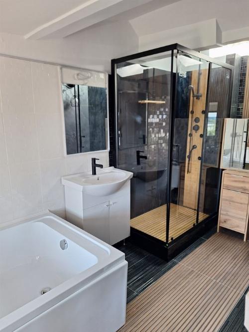 Mansarda premium in vila exclusivista| 2 camere + birou 4