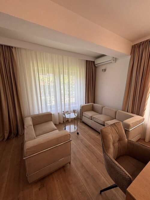 Inchiriere case / vile - Chic Villa with Landscaped Garden | 4 Rooms | Fully Furnished and Renovated - crosspoint-imobiliare.ro