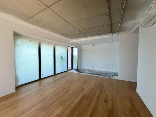 Apartament spectaculos cu 4 camere | Vedere lac din fiecare cameră | Terasă 47 m 3