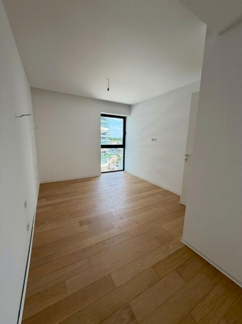 Apartament premium cu 4 camere | Vedere spectaculoasă către lac | One Lake Club 14