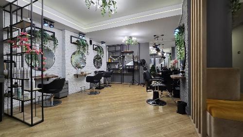Fully functional beauty salon for sale – turnkey business 2