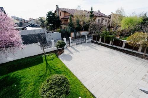 Vilă Individuală Premium |  Renovată 2025 2
