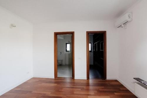Vilă Individuală Premium |  Renovată 2025 11