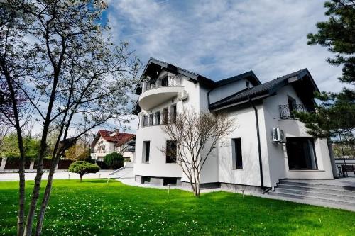 Vilă Individuală Premium |  Renovată 2025 3