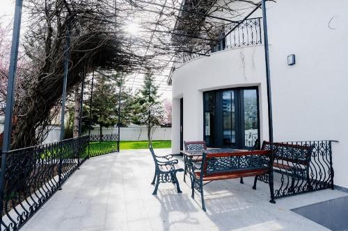 Vilă Individuală Premium |  Renovată 2025 5