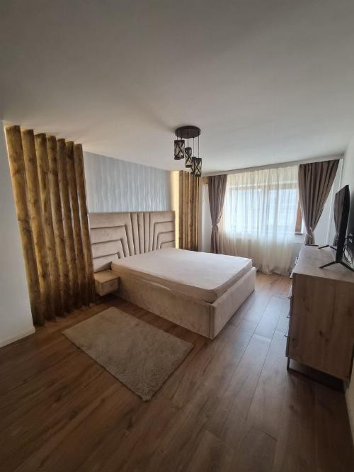 2 Spacious Rooms near Victoriei Square New Furnished | Parking included 1