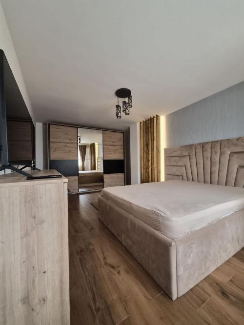 2 Spacious Rooms near Victoriei Square New Furnished | Parking included 2
