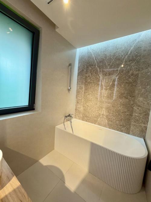 Apartament premium 4 camere si grădină privată generoasă / 2 parcări incluse 14