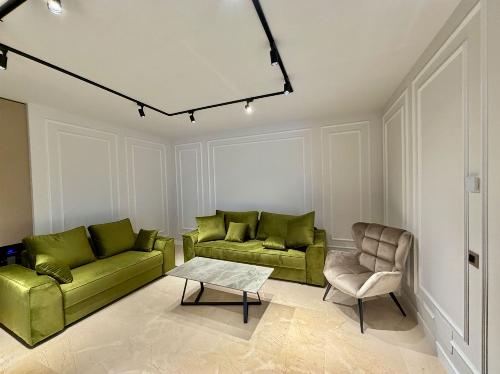 Exclusive apartment with 4 rooms and garden / 2 parking spaces 13
