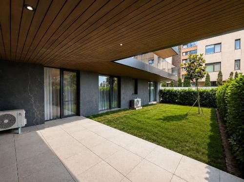 Exclusive apartment with 4 rooms and garden / 2 parking spaces 3