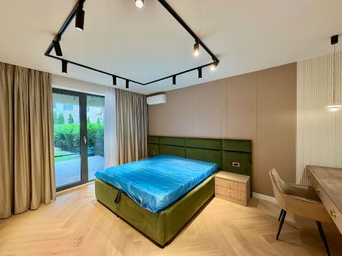 Exclusive apartment with 4 rooms and garden / 2 parking spaces 6