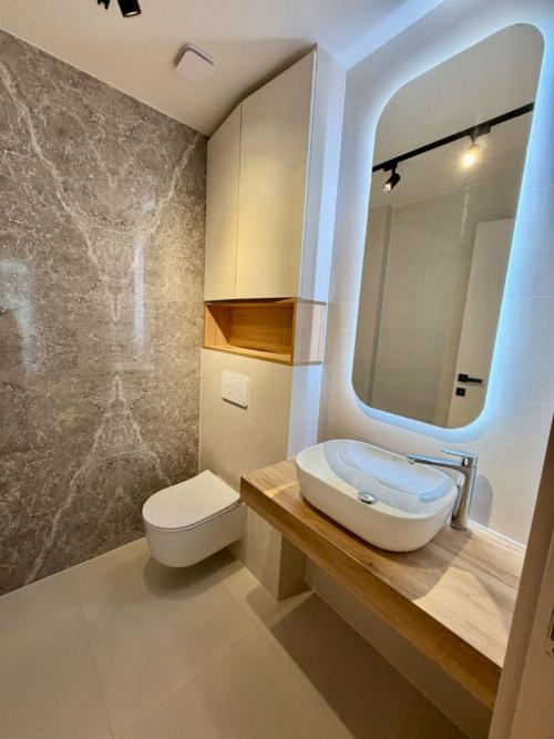 Exclusive apartment with 4 rooms and garden / 2 parking spaces 10