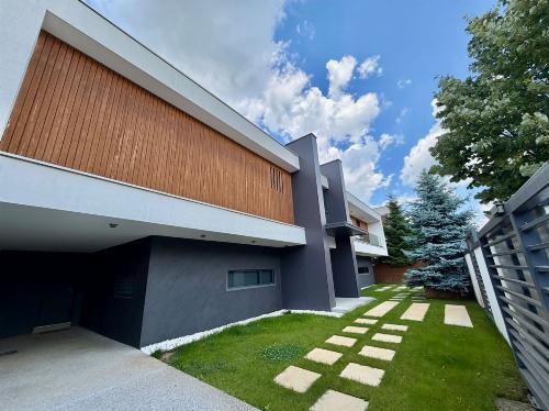 Special property in Iancu Nicolae / 5 bedrooms / 1000 sqm land 16