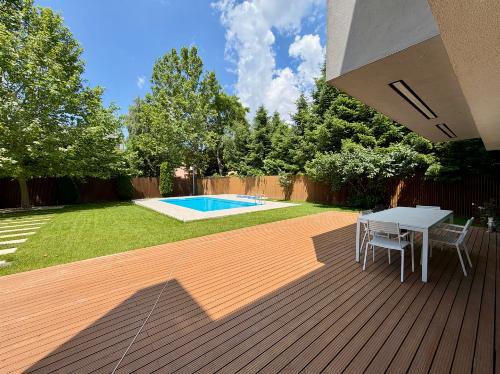 Special property in Iancu Nicolae / 5 bedrooms / 1000 sqm land 19